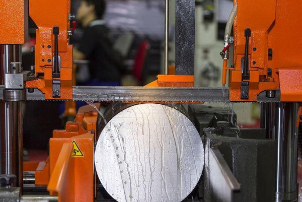 Sierra de cinta horizontal