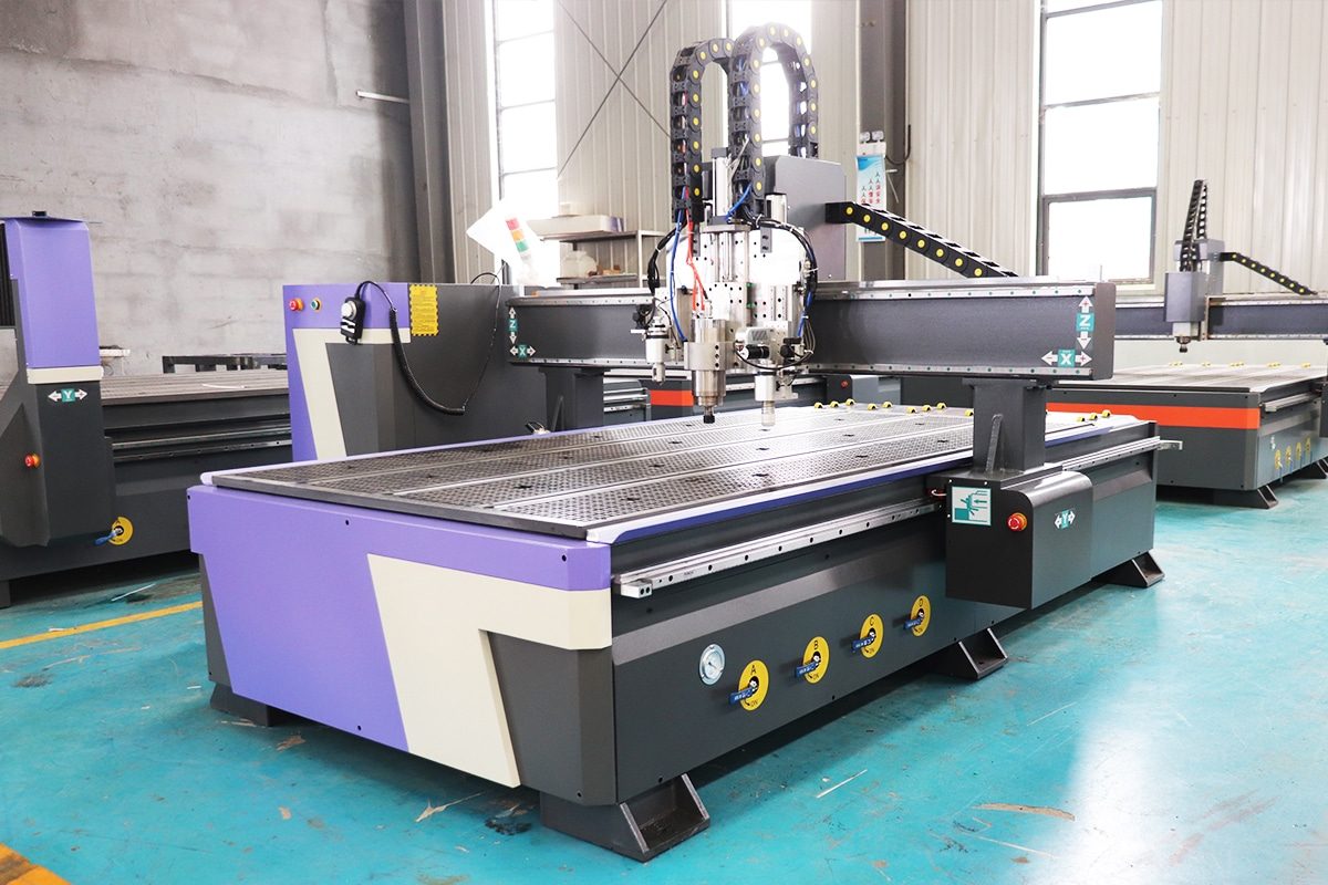 CNC con cambiador automático de herramientas (ATC)