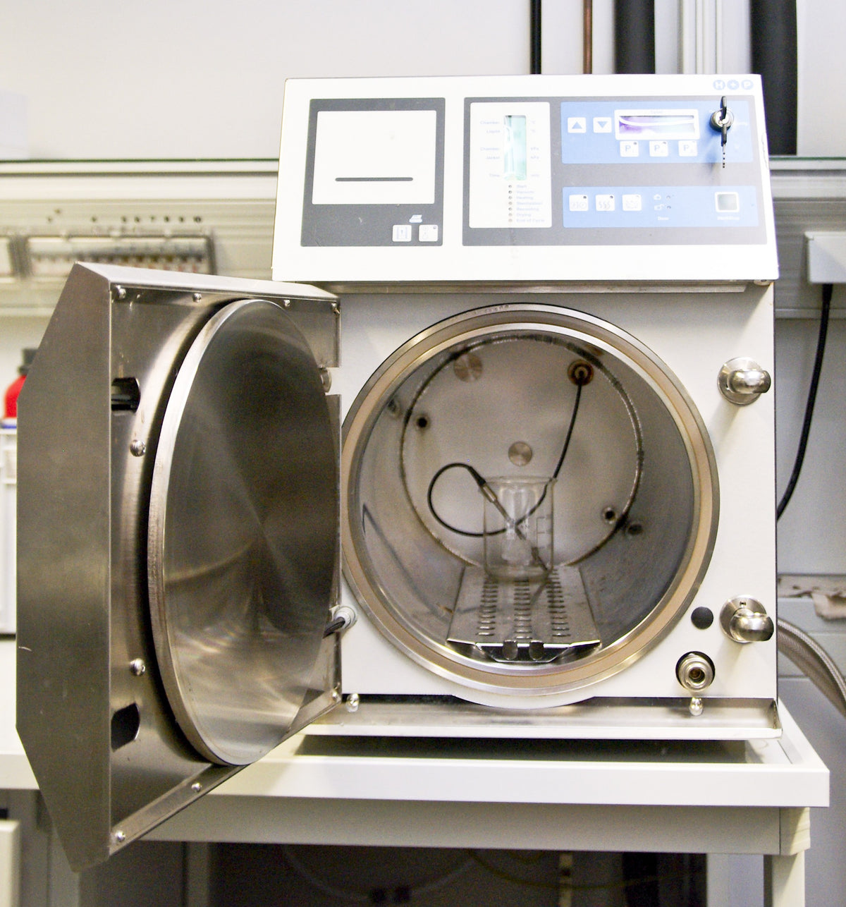 Autoclave de laboratorio usado para esterilización profesional